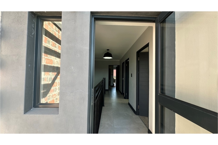 3 Bedroom Property for Sale in De Zoete Inval Western Cape